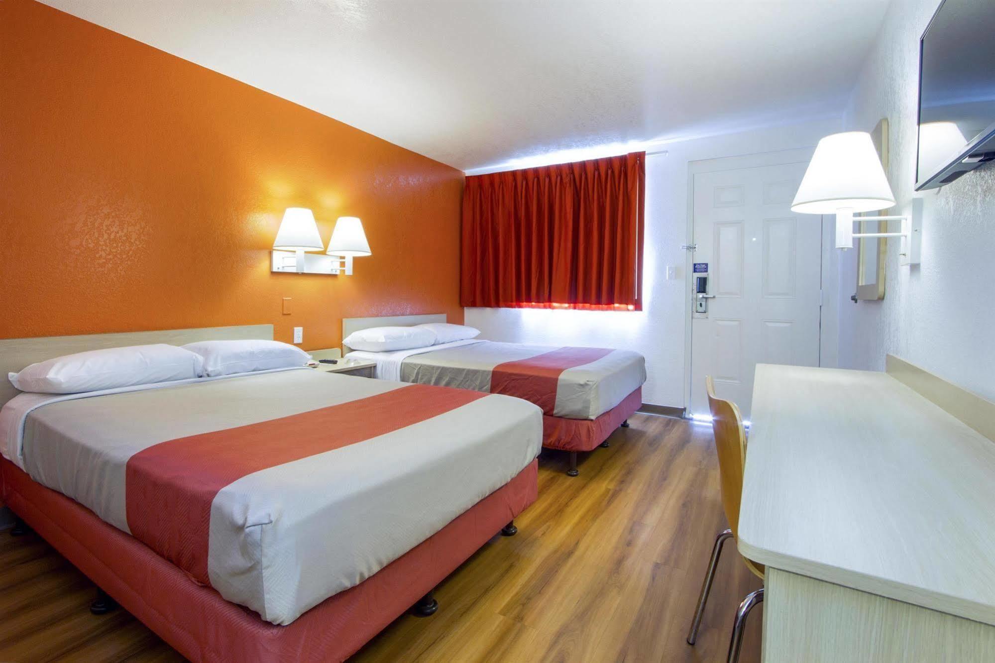 Phoenix Inn Zewnętrze zdjęcie